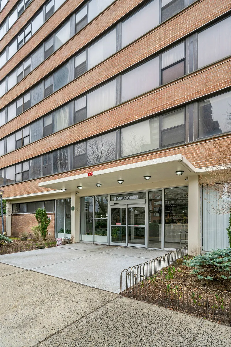 Building Photo - 135 Montgomery St #6