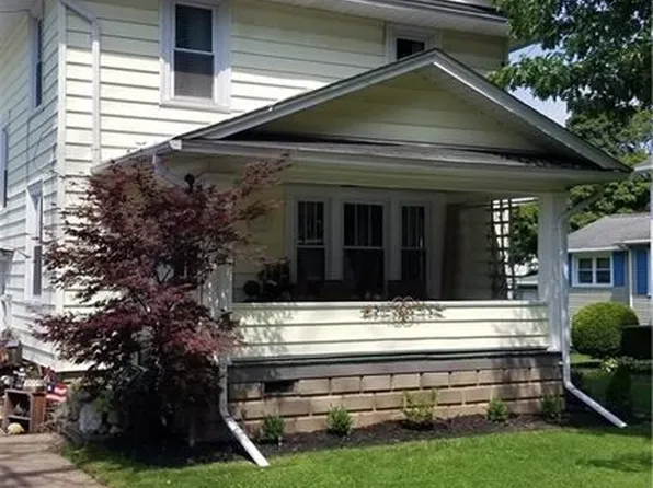 14 Watson Ave, Middleport, NY 14105