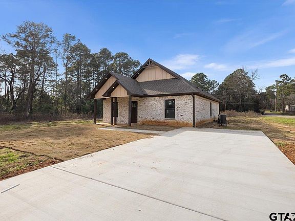 2nd image of 112 Carri Dr