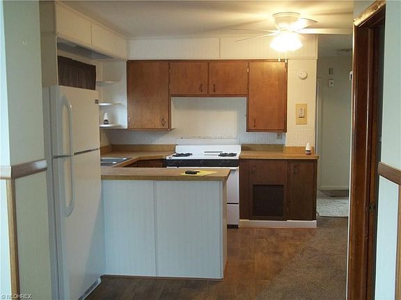 3rd image of 71 Franklin Ave