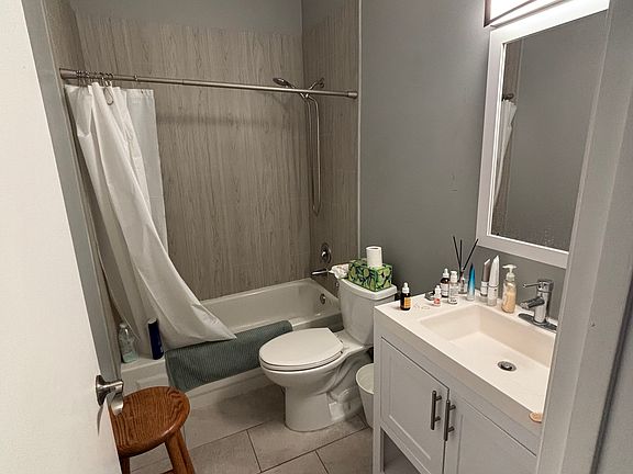 3rd image of 629 Clara Ave