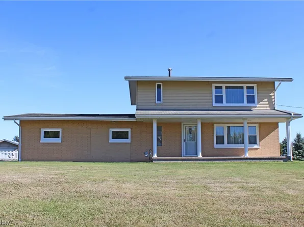 151 Forest Dr, Wellsburg, WV 26070
