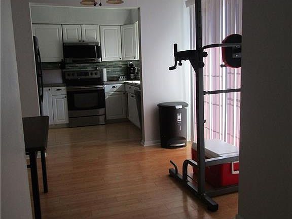 5th image of 244 Portview Ave APT 9