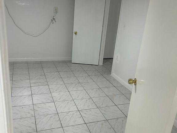 5th image of 2916 NW 31st St #2