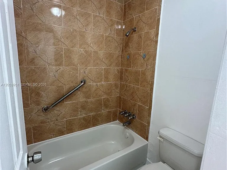 1008 NW 45th Ave #12 — Photo 12