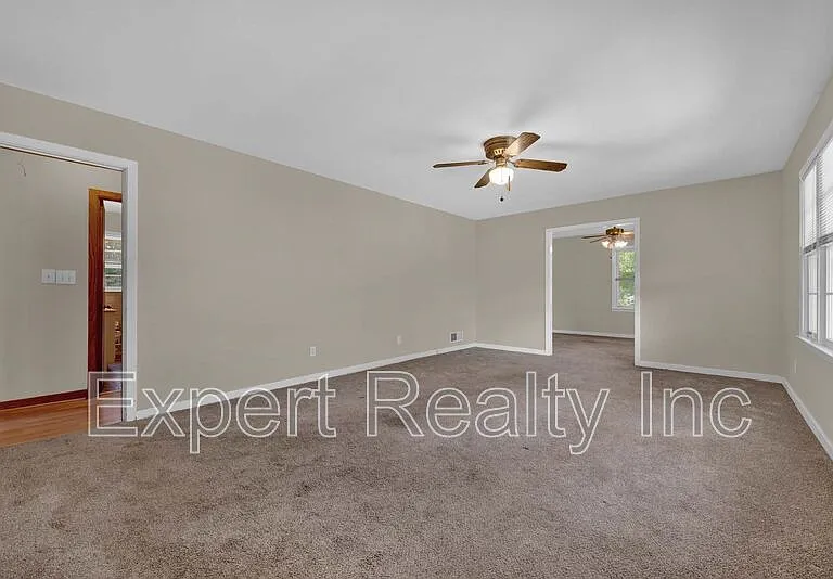 2249 4th Place Cir NE — Photo 12
