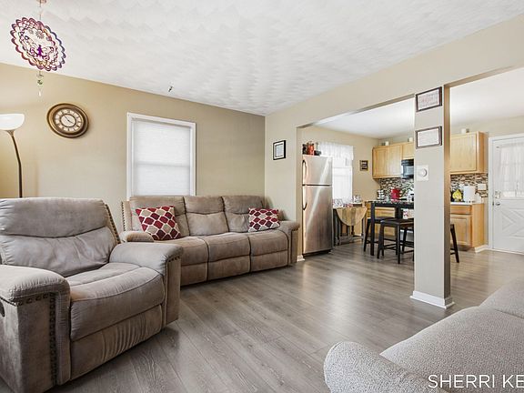 5th image of 3276 Lombard St SW