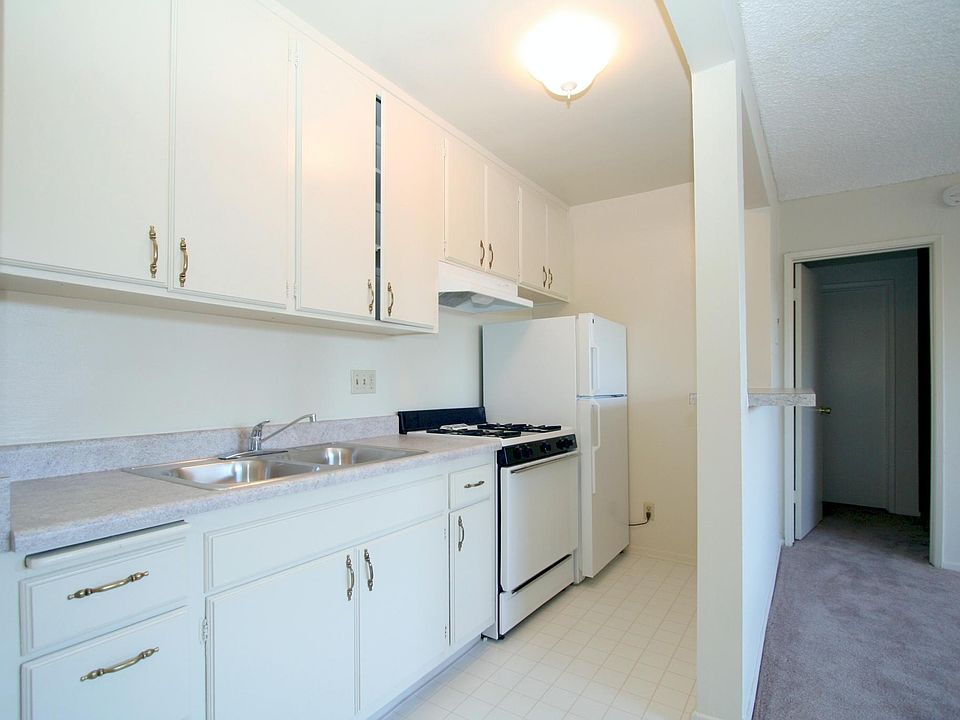 2nd image of 18429 Prairie St APT 17