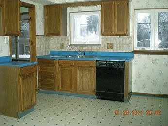 2nd image of 21923 Lange St