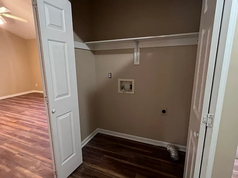 212 Walnut Creek Dr — Photo 12