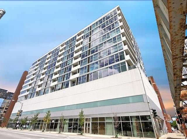1st image of 630 N Franklin St APT 520