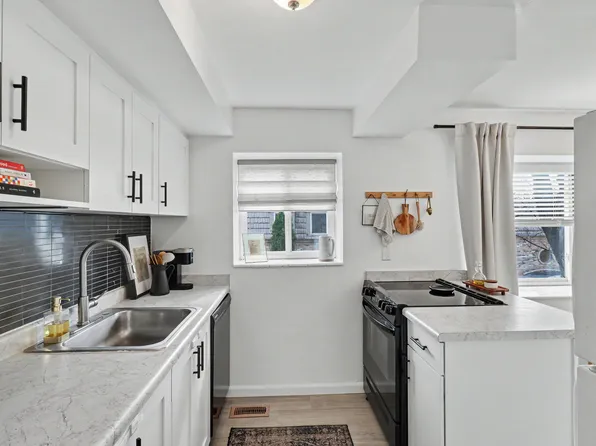 2220 E Murray Holladay Rd APT 80, Salt Lake City, UT 84117