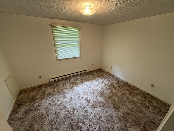 4th image of 775 Rolling Hills Dr #B