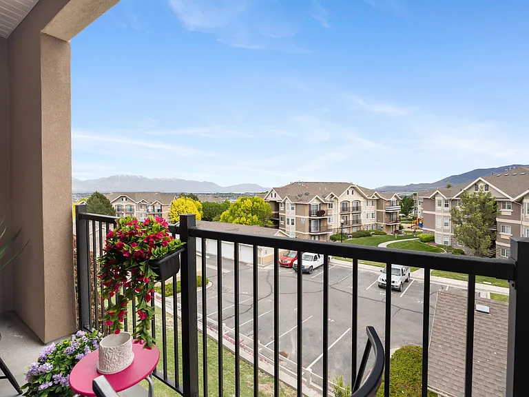157 W Springview Dr #1 — Photo 6
