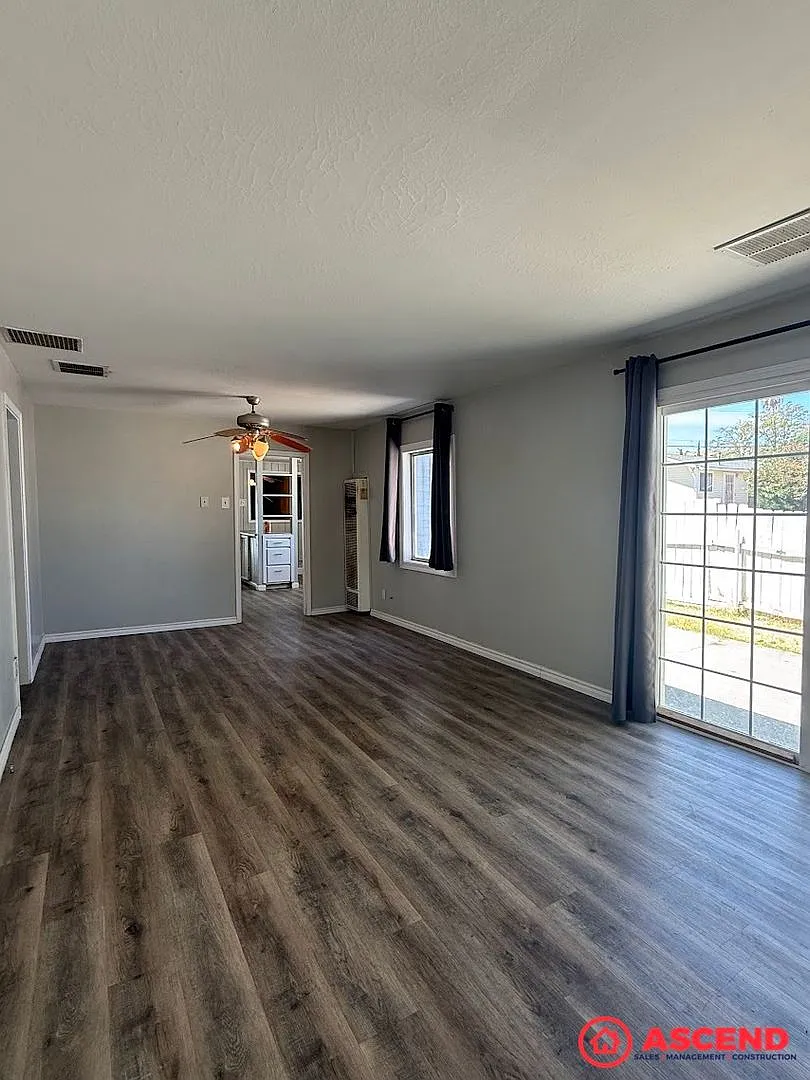 Spacious 4BD/2BA Home in Taft Fully Equipped & Move-In Ready! — Photo 4