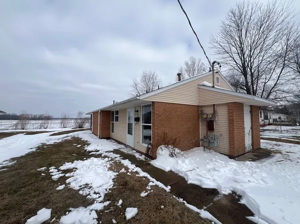 104-106 W Petersburg St, 104 W Petersburg St #2, Oakford, IL 62673