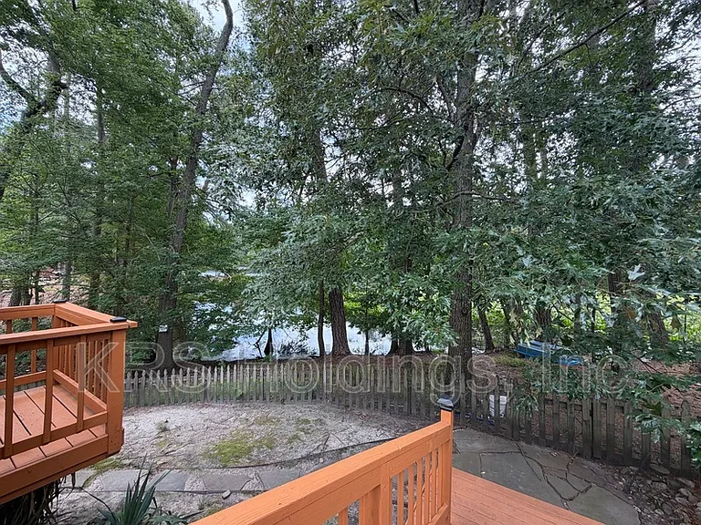 1409 Pandoria Ct — Photo 15