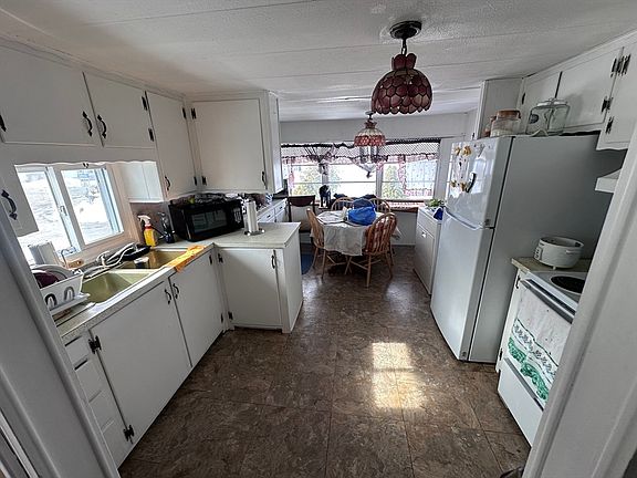 3rd image of 4 Ethel Ave