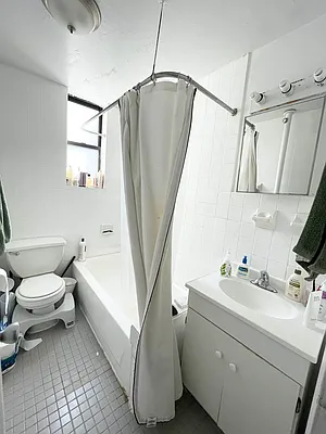 Rented by Jonis Realty | media 12