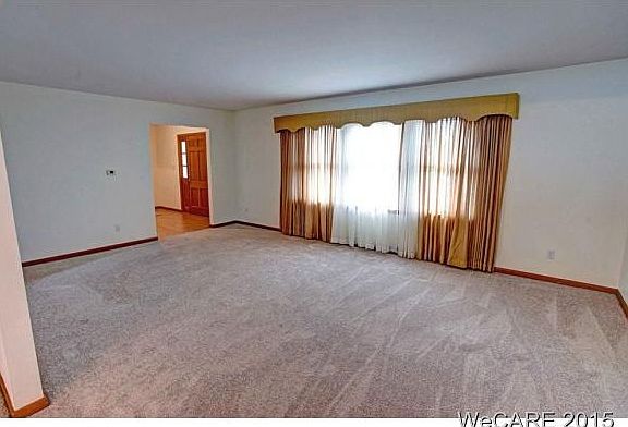 4th image of 2946 Hanover Dr