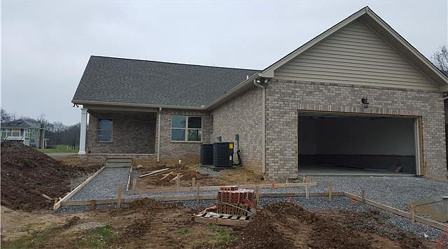 1st image of 122A Odie Ray St #A