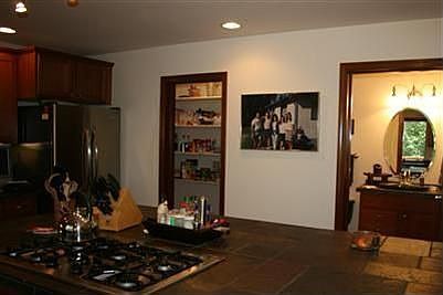 4th image of 395 Scotland Ct
