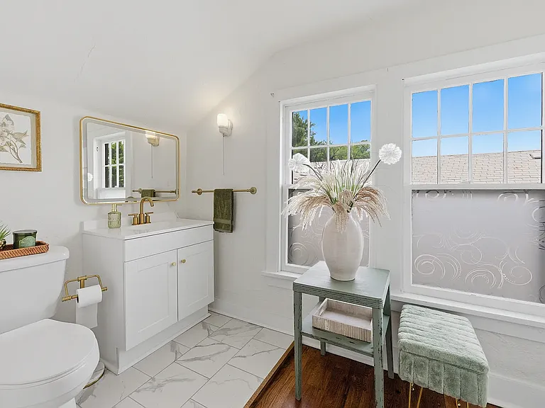 411 N Clifton Ave — Photo 23