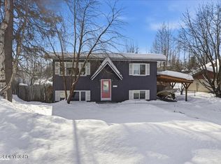 7129 Shooresin Cir, Anchorage, AK 99504