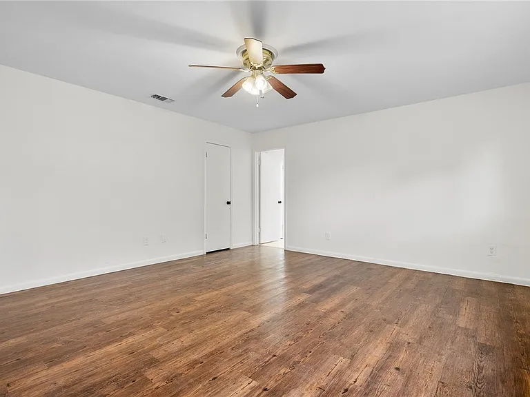 5009 Wingfoot Ln #B — Photo 14