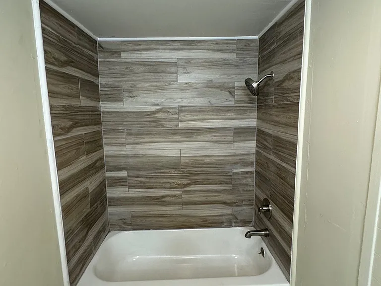 318 Park Ave — Photo 10