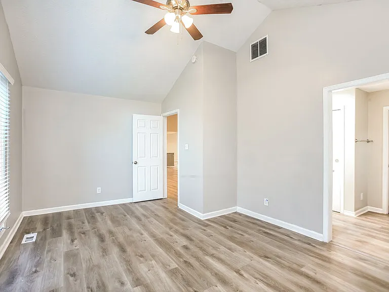 705 Firethorn Cir — Photo 10
