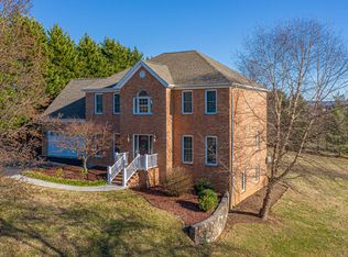 318 Sommersby Ln, Troutville, VA 24175