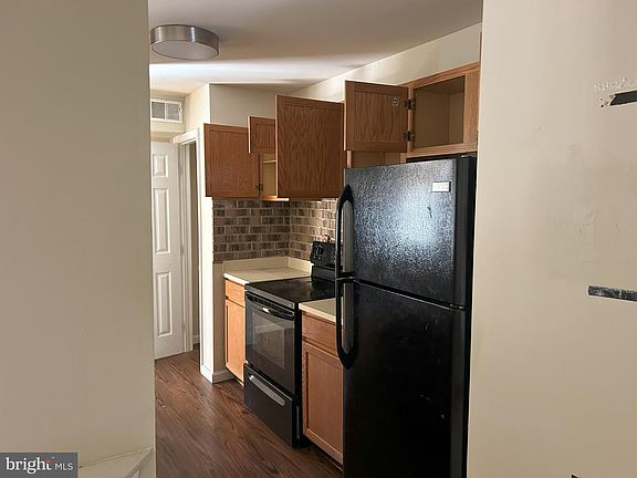5th image of 9716 Lake Pointe Ct APT 303