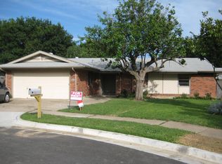 406 Waterford Cir, Arlington, TX 76014