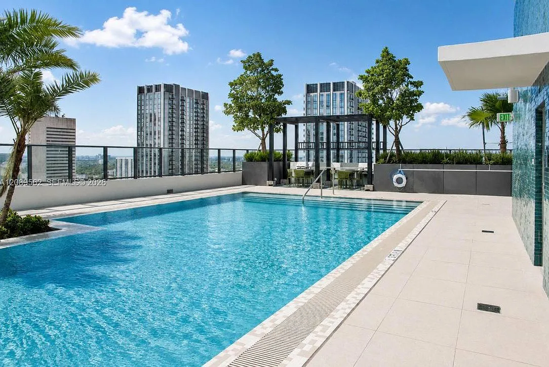 2 bed, 2.0 bath, 925 sqft, $4,199 — Photo 1