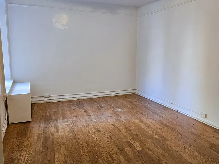 751 Walton Ave #B5 — Photo 3