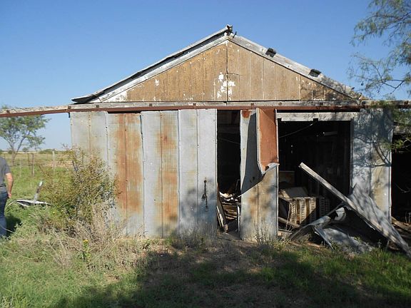 2nd image of 902 County Road 301