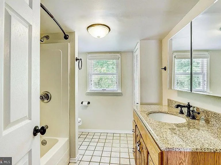 4447 Baker St — Photo 7
