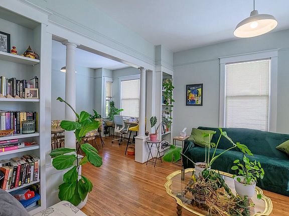 4th image of 207 S Jefferson St