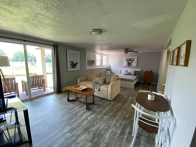 1327 Airport Dr #E11 — Photo 24