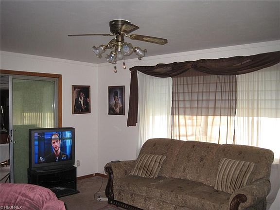5th image of 3957 S Schenley Ave