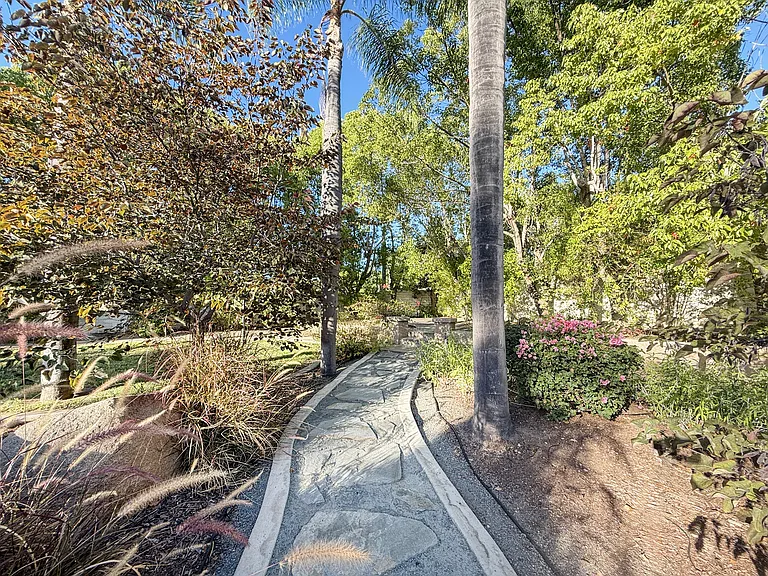 14212 Sandhill Rd — Photo 22