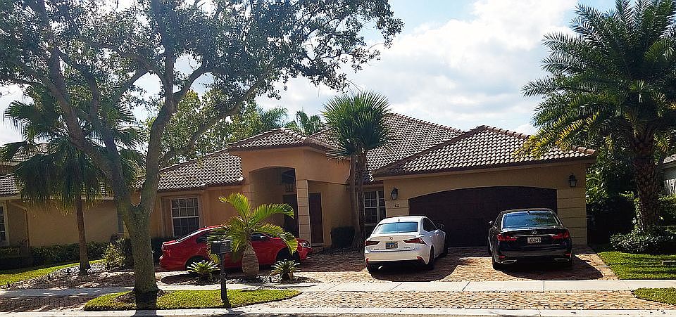 1st image of 2833 Oakbrook Dr