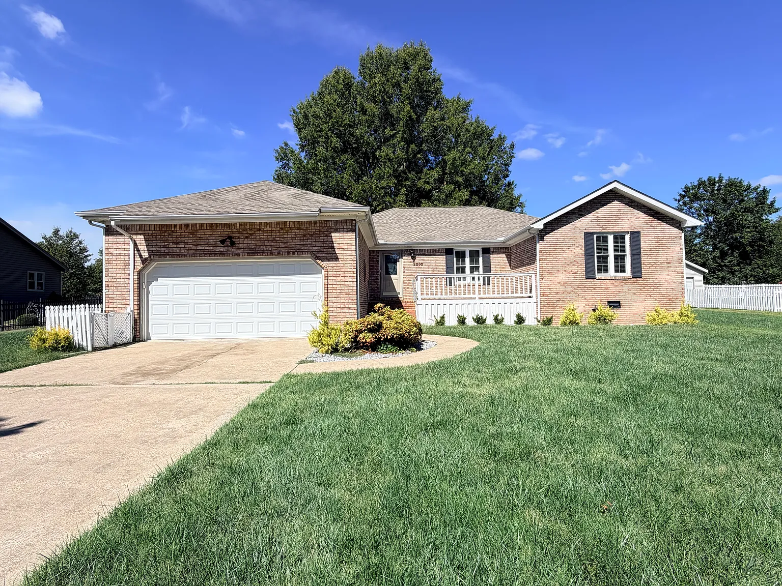 3 bed, 1600 sqft, $2,500 — Photo 1