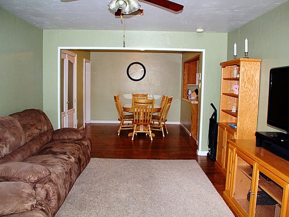 4th image of 4413 Wyman Dr