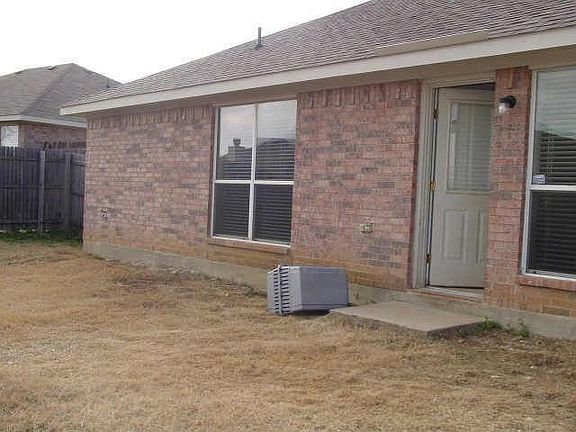 3rd image of 111 Charlotte Dr