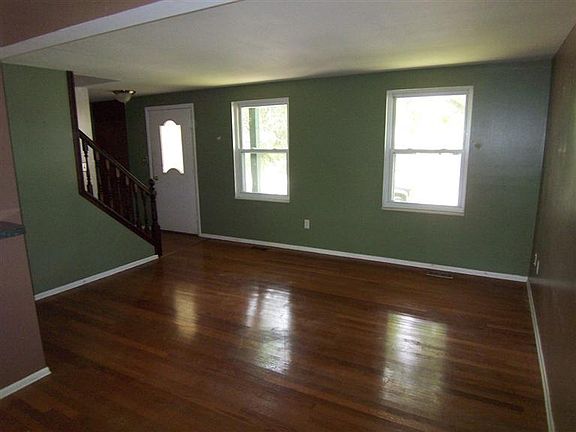 4th image of 4212 Crownwood Ave