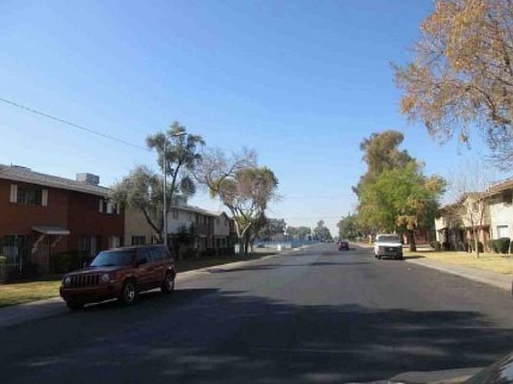 Exterior Neighborhood (street photo)