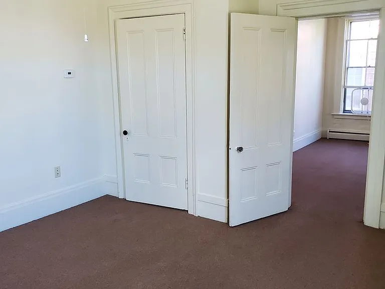 19 Dunbar St — Photo 1