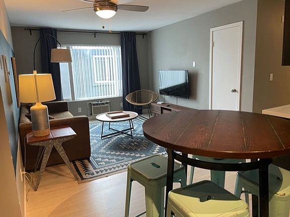 3rd image of 4720-4732 Hawley Blvd #306